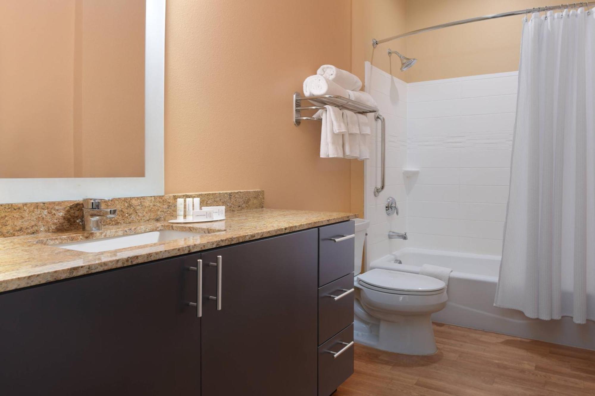 Towneplace Suites By Marriott Lake Jackson Clute Dış mekan fotoğraf